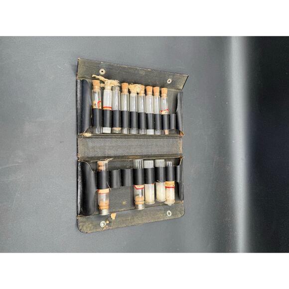 Vintage Leather Apothecary Medical Kit – Holds 24 Vials (Missing 3) - Picture 2 of 9